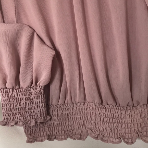 Turtle neck blouse - Picture 2 of 2